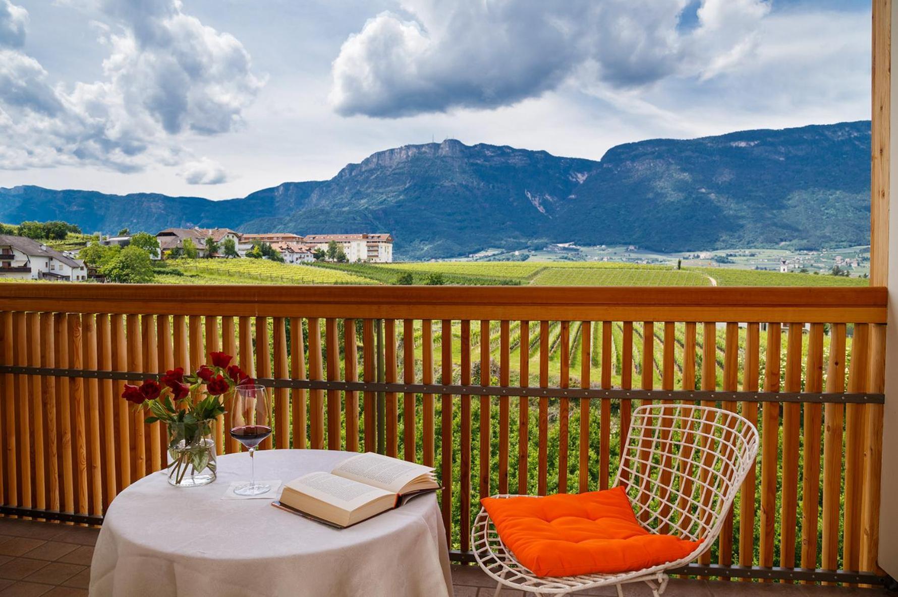 Hotel Girlanerhof Appiano Sulla Strada Del Vino Room photo